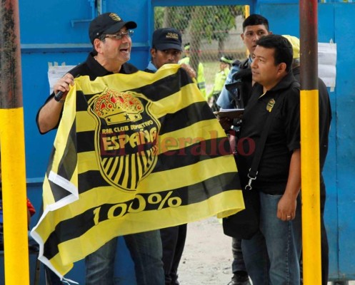 Ambientazo en el Olímpico de San Pedro Sula previo a la final Real España vs Motagua