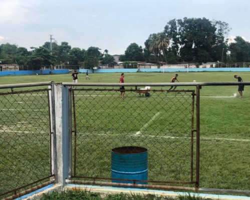 Fundación Alberth Elis restaura centro deportivo en Chamelecón