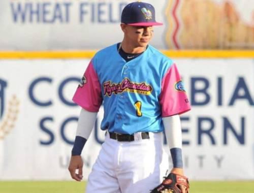 Fue futbolista y hoy triunfa como el único hondureño clasificado a una serie mundial del béisbol: trayectoria de Mauricio Dubón