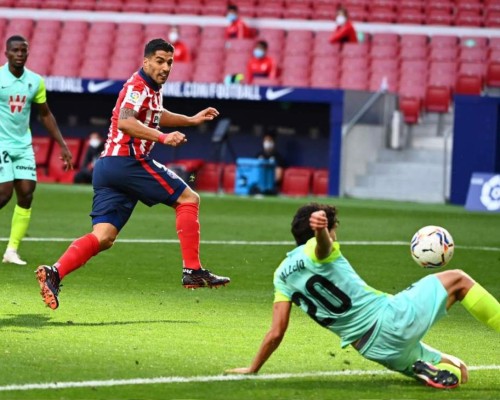 Los 10 futbolistas que jugaron en Barcelona y Atlético de Madrid (FOTOS)