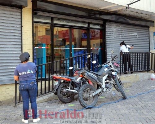 FOTOS: Desinfección y últimos preparativos para reapertura en la capital