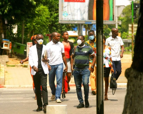 FOTOS: ¿Por qué la gente sale a la calle a desafiar al Covid-19?