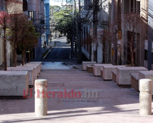 FOTOS: Desinfección y últimos preparativos para reapertura en la capital