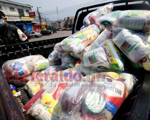 FOTOS: Continúa la entrega de la bolsa solidaria a familias capitalinas