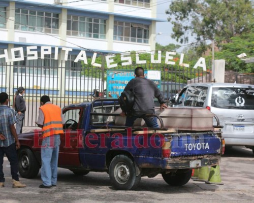 Morgue desbordada y filas de dolientes esperando cadáveres: la realidad de la pandemia en Honduras