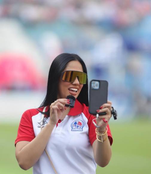 ¡Solo bellezas! Estadio Nacional se llena de lindas chicas para final de Olimpia ante Marathón