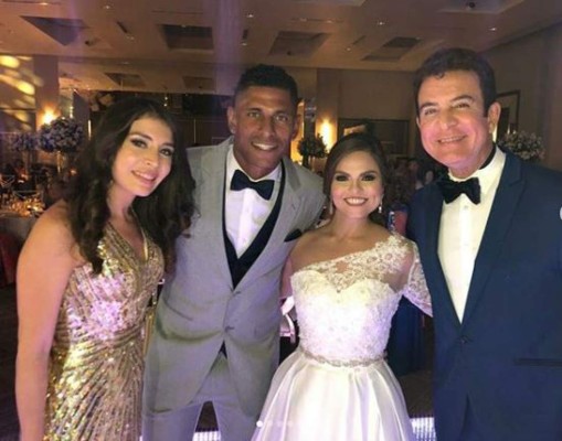 FOTOS: Así llegaron vestidos los invitados a la boda de Carlo Costly y Tita Torres