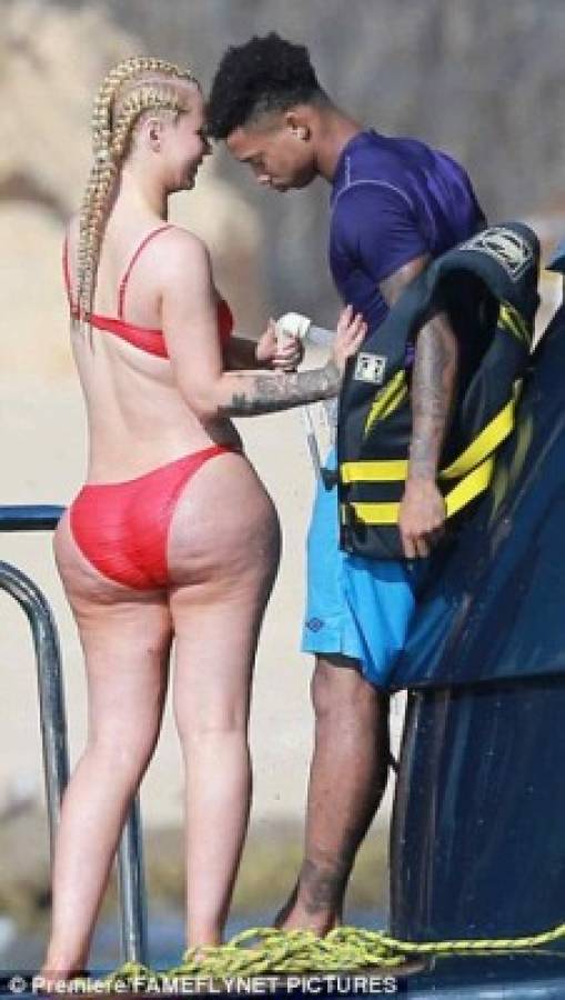 Captan a Iggy Azalea mostrando su celulitis ¡sin ninguna pena!