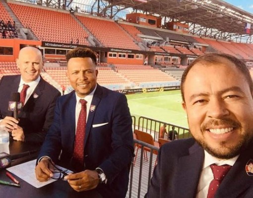 FOTOS: La exitosa carrera del hondureño Carlos Pavón como comentarista de Univisión