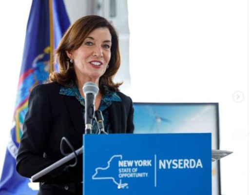 Así es Kathy Hochul, la primera mujer en convertirse en gobernadora de Nueva York