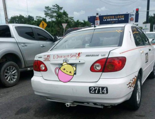 FOTOS: Los mensajes y frases más divertidos que conductores colocan en sus autos