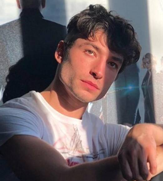 Las curiosidades de Ezra Miller, el actor que da vida a Flash