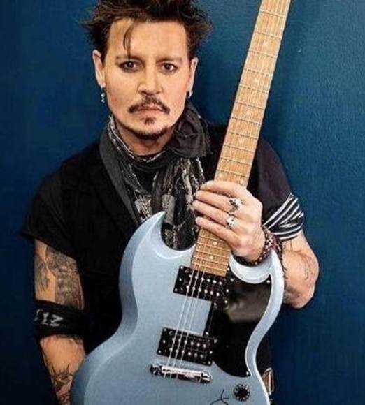 Sobreexcitado tras una noche de fiesta: la razón por la que cancelaron concierto de Johnny Deep en Hungría