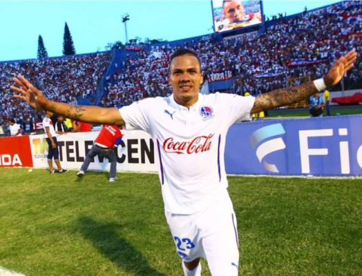 El jugador hondureño Arnold Peralta, un tributo a su vida en fotos