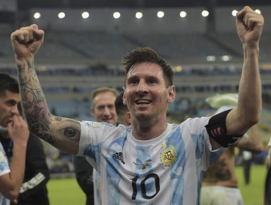 ¡Histórico! Así celebró Messi su primer título con Argentina tras ganar la Copa América