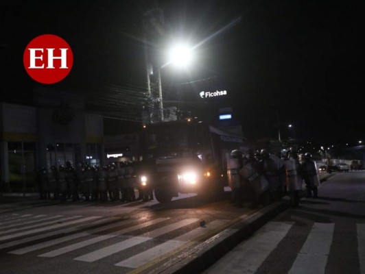 Así se apostó la resistencia frente al aeropuerto Toncontín en apoyo a Mel Zelaya