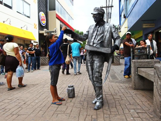 Estatuas humanas en la capital de Honduras