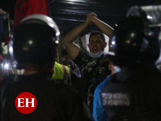 Así se apostó la resistencia frente al aeropuerto Toncontín en apoyo a Mel Zelaya