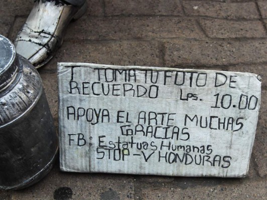 Estatuas humanas en la capital de Honduras