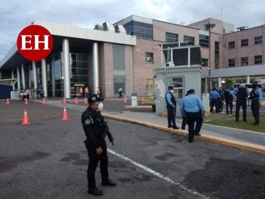 Así se apostó la resistencia frente al aeropuerto Toncontín en apoyo a Mel Zelaya