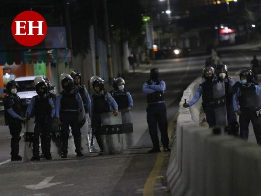 Así se apostó la resistencia frente al aeropuerto Toncontín en apoyo a Mel Zelaya