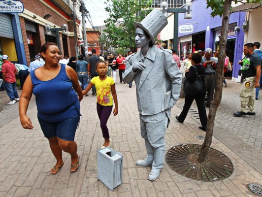 Estatuas humanas en la capital de Honduras