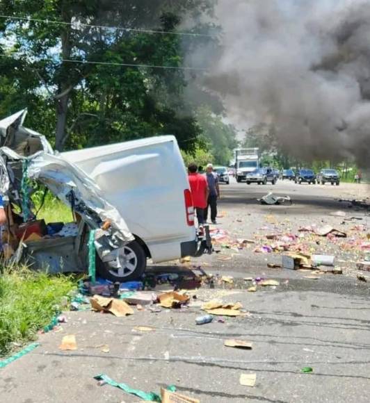 Impactantes imágenes del accidente en carretera a La Ceiba que segó la vida de un hombre