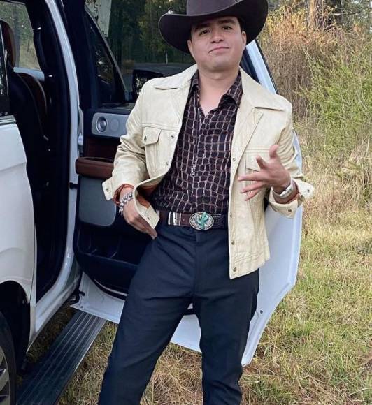 Así es Gohn, el hermano menor de Christian Nodal que también es cantante ¿Es igualito?