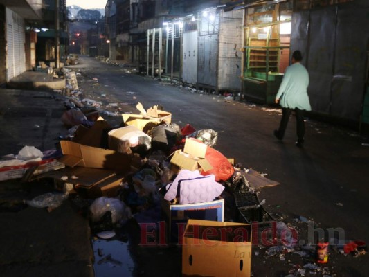 ¡Seamos más limpios! Capitalinos reciben el 2020 con la ciudad inundada de basura