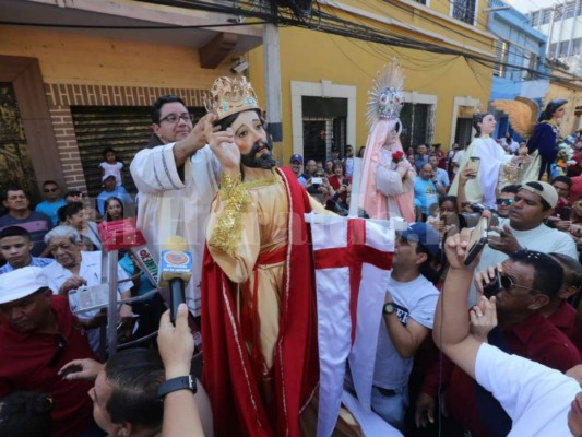 Feligresía católica celebra las 'carreritas de San Juan' este Domingo de Resurección en la capital