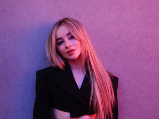 Ella es Sabrina Carpenter, la nueva 'Alicia en el país de las maravillas' de Netflix (FOTOS)