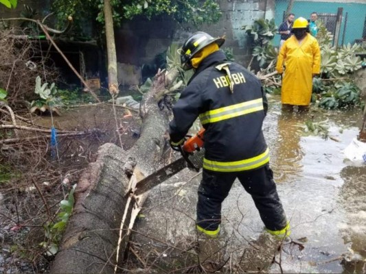 El paso del huracán Eta en Honduras: Una muerte, daños e inundaciones