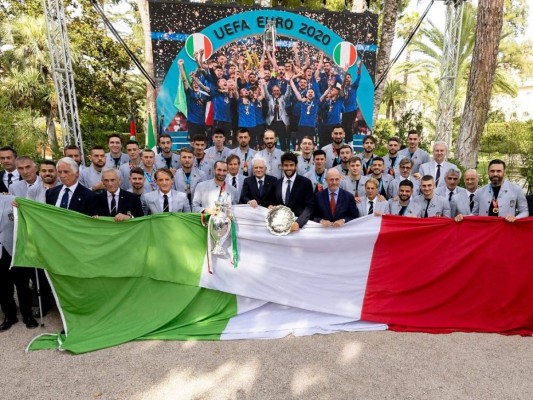 Celebración por campeonato de Italia en la Euro desata la locura en las calles de Roma