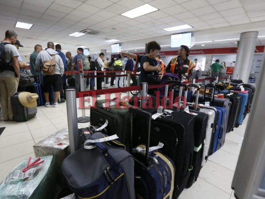 FOTOS: Así está el ambiente en el aeropuerto Toncontín tras supensión de vuelos