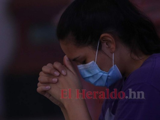 Feligresía católica recibe misa tras vigencia de la reapertura inteligente