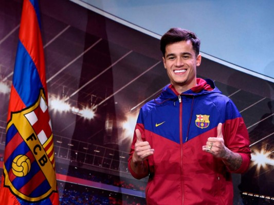 Fotos: Así fue la llegada de Coutinho a la sede del FC Barcelona