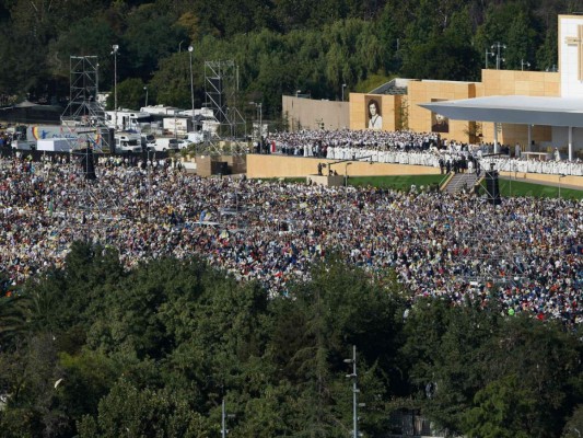 Así fue la multitudinaria misa que ofreció el Papa Francisco en el parque O'Higgins de Chile