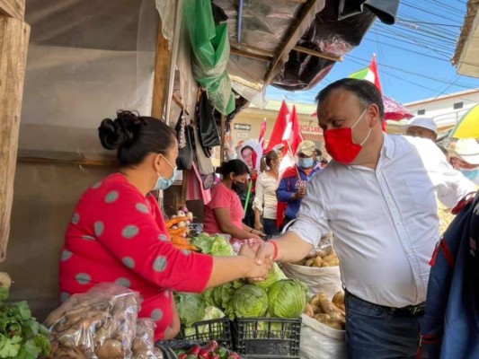 ¿Qué hacen los aspirantes presidenciales a una semana de las elecciones primarias? (Fotos)