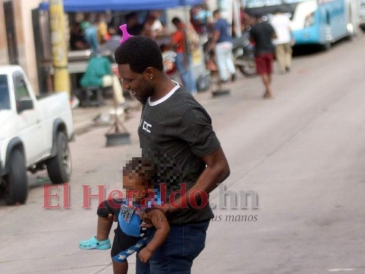 Entre la necesidad y el abandono: Cientos de migrantes haitianos deambulan en la capital