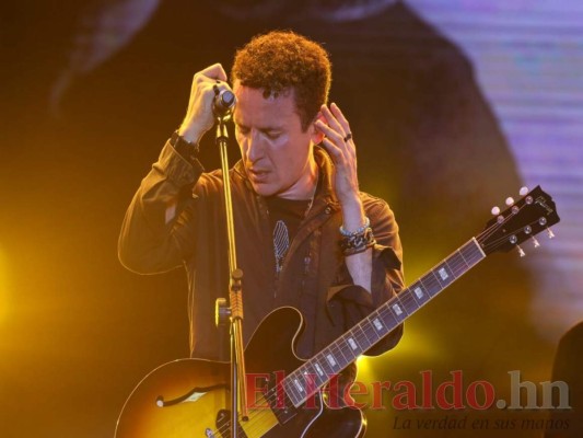 FOTOS: Fonseca y Bacilos deleitaron a los capitalinos