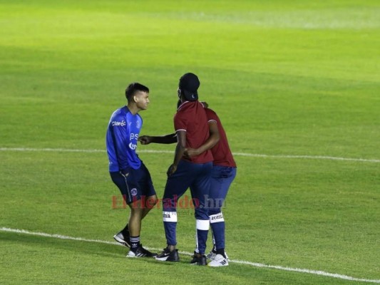 Motagua y Comunicaciones ya están en la cancha del estadio Doroteo Flores