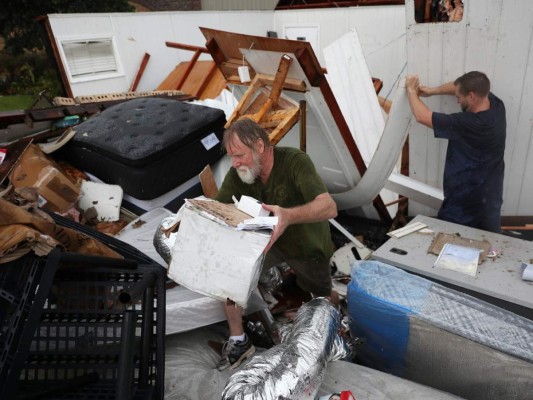 Dolor y devastación por el huracán Laura en el sur de EEUU (FOTOS)