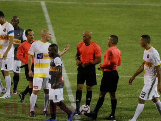 Las fotos del Duelo de Leyendas en el que Cambiasso, Materazzi, Hierro, Julio César y compañía brillaron en San Pedro Sula