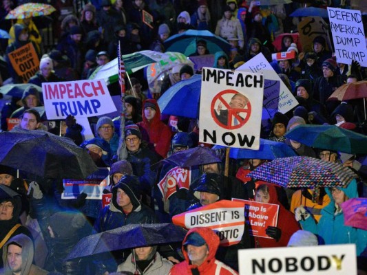 En calles de Boston y Nueva York piden la destitución de Donald Trump