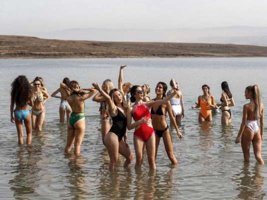 Miss Universo: Concursantes deslumbran en traje de baño en el Mar Muerto (FOTOS)