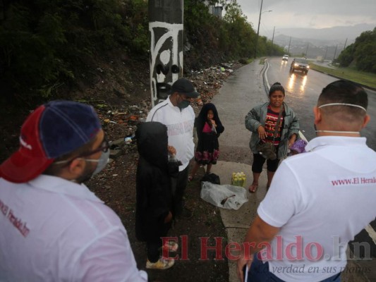 FOTOS: Los rostros inocentes de la mendicidad provocada por el Covid-19