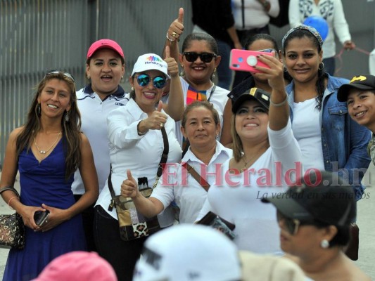 FOTOS: Así fue la nutrida marcha en apoyo a Juan Orlando Hernández