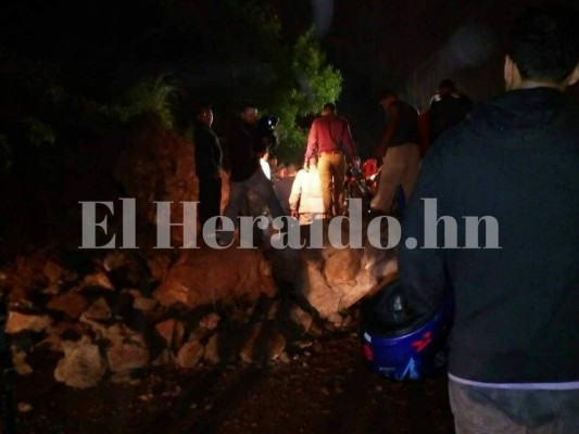 Fotos del dramático rescate de personas soterradas en la colonia Los Llanos de la capital