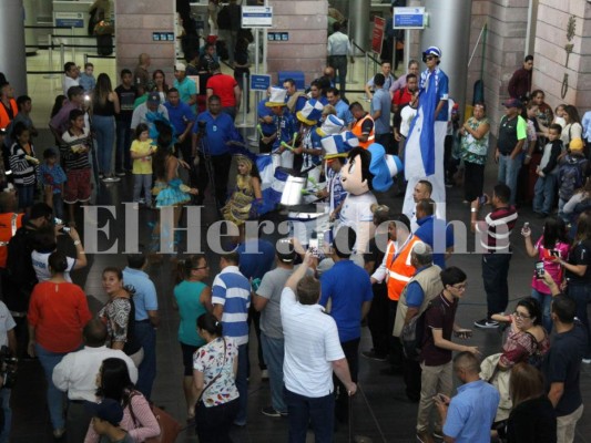 Fotos: Espectacular despedida recibió la Selección Nacional en el aeropuerto Toncontín