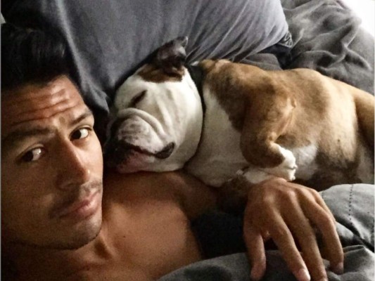 FOTOS: Así es Chulo, el perro consentido del futbolista hondureño Roger Espinoza